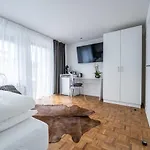 Fn L 6 Klimatisiert Mit Balkon *