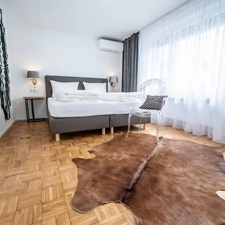 Fn L 6 Klimatisiert Mit Balkon *