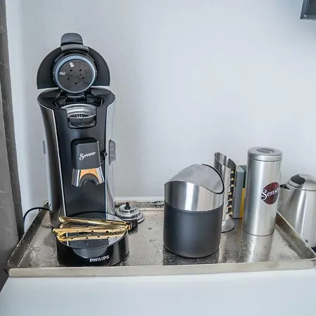 Fn L 6 Klimatisiert Mit Balkon - Deluxe Doppelzimmer Appartement Friedrichshafen