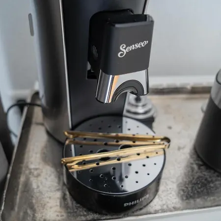 Fn L 6 Klimatisiert Mit Balkon 公寓